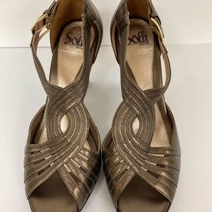 New Sofft Graciella bronze leather party shoes NWOT